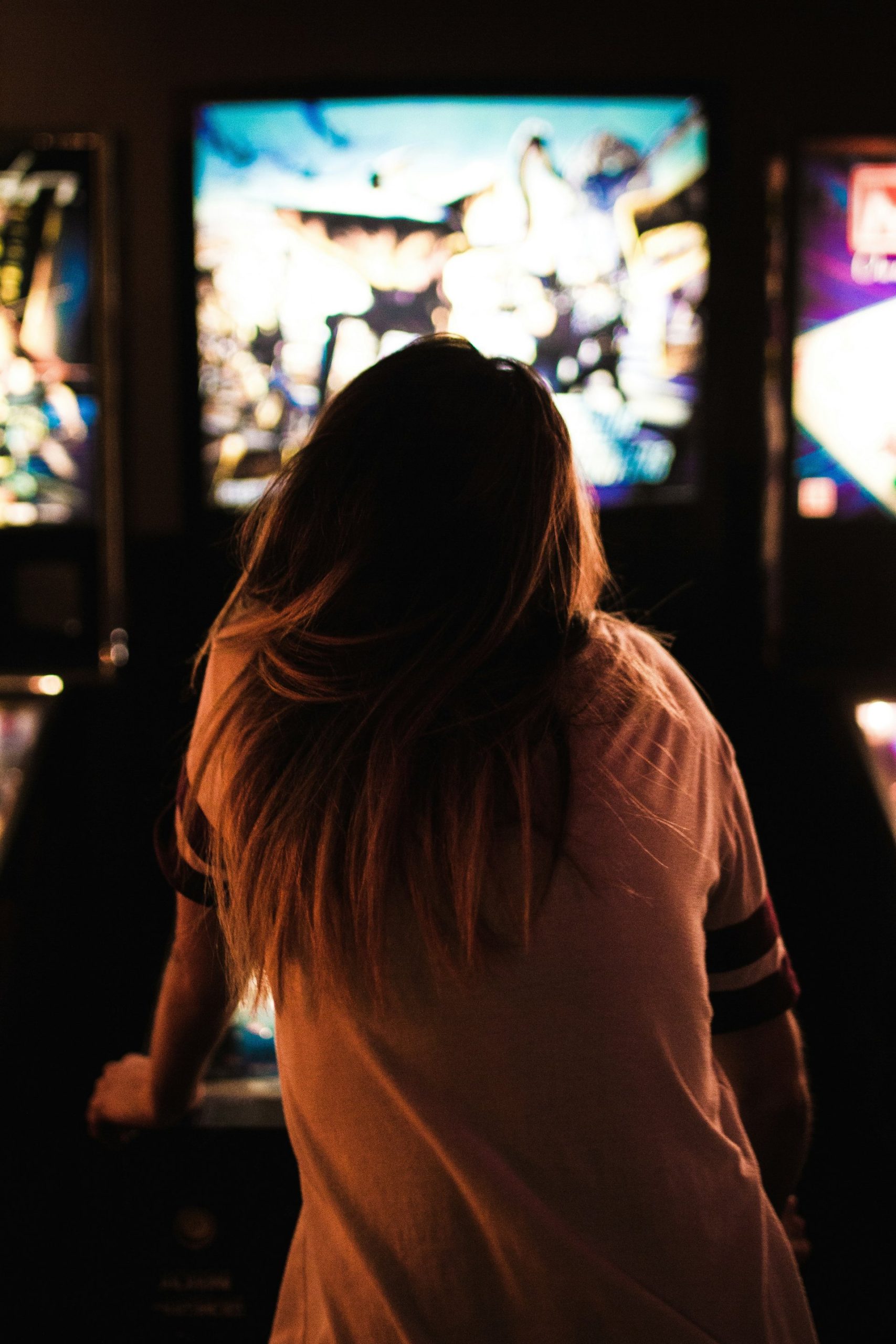 nicos-pixel-palace-girl-on-pinball